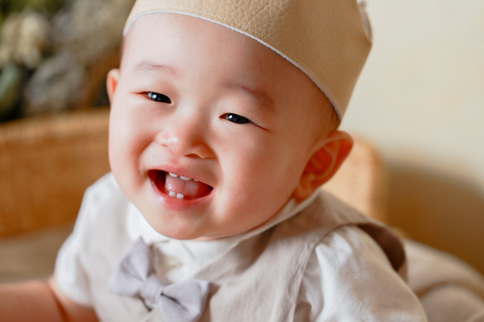 かわいい笑顔と小さなおてて